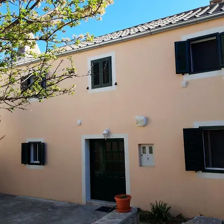 House Jasna In Island Center Silba