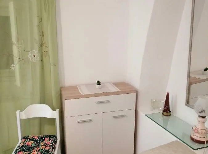 House Jasna In Island Center Silba